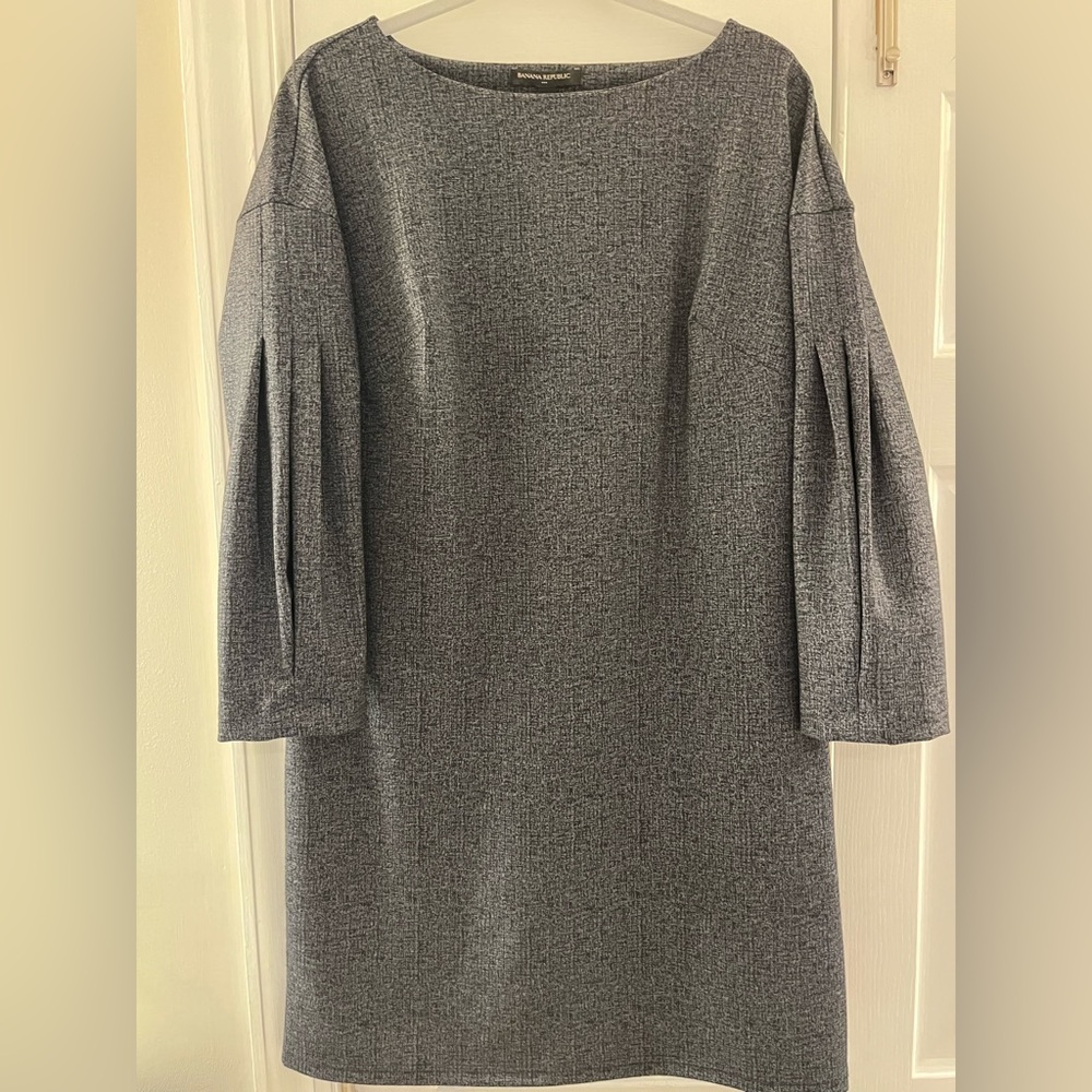 Banana Republic knee length dress size Small.